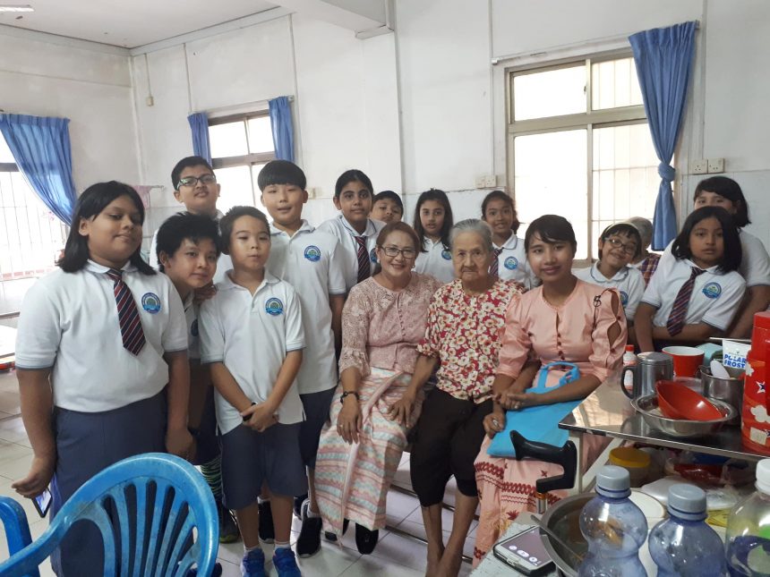SKT International College မွ Primary Students ( Year -5 ) ေက်ာင္းသား/သူမ်ား  ႏွင္းဆီကုန္းဘုိးဘြားရိပ္သာႀကီးသို႔ သြားေရာက္လ်ဴဒါန္း