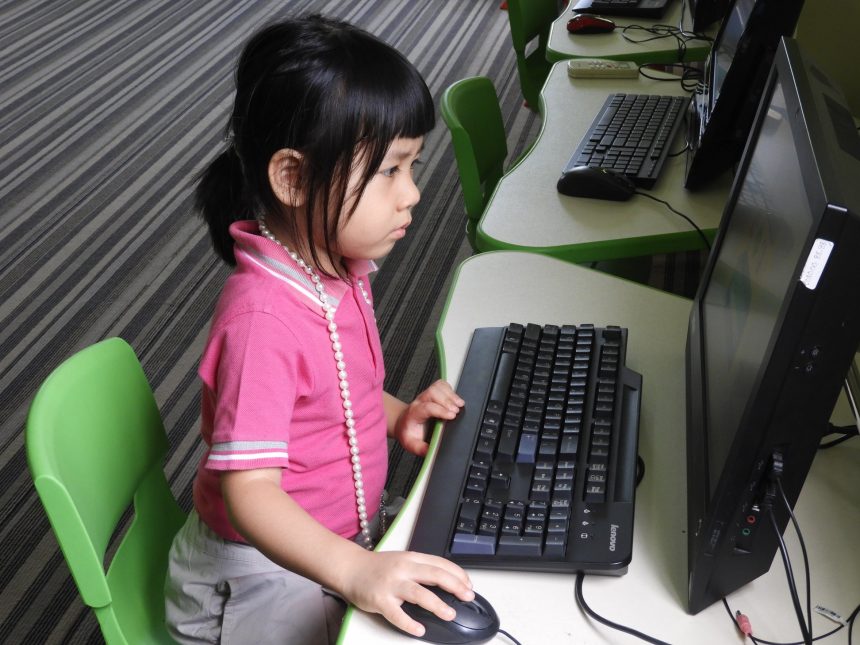 How to make your child self-confident?